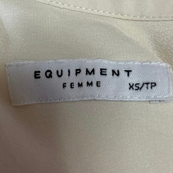 Equipment White 100% Silk Button Down Collar Long Sleeve Shirt Blouse Top Sz XS - Picture 3 of 4